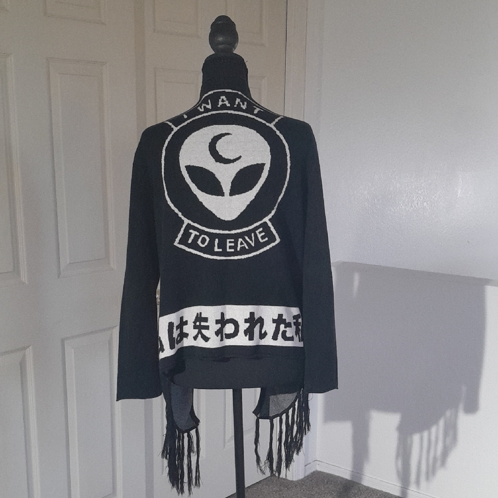 Disturbia Black and White Knit Cardigan Label Detail
